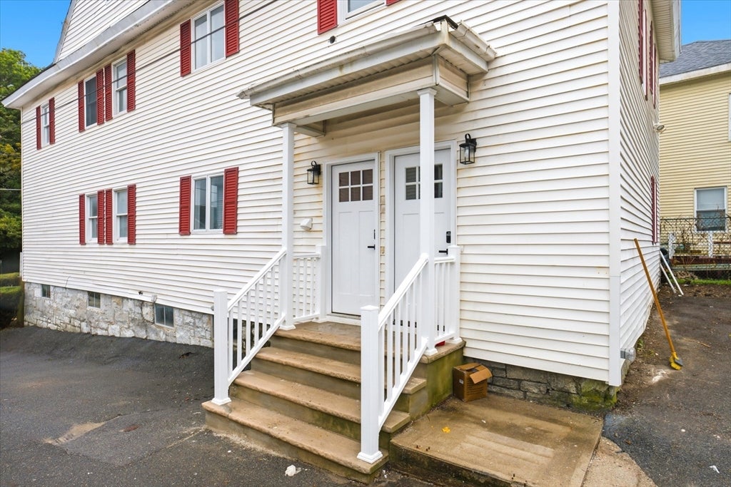 113-115 Liberty St, Lowell, MA, 113-115 Liberty St, Lowell, MA Photo #1