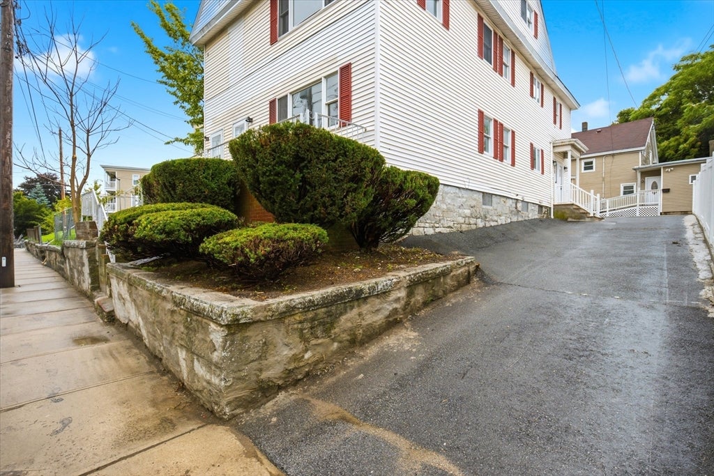 113-115 Liberty St, Lowell, MA, 113-115 Liberty St, Lowell, MA Photo #3
