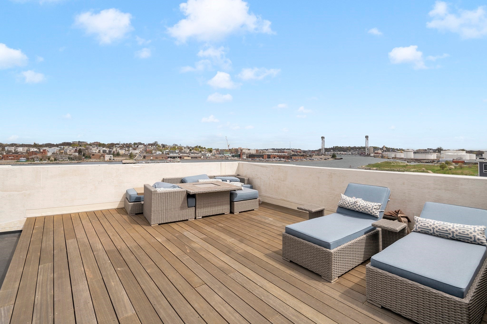 211 Condor ST #8, Boston, MA Photo #16