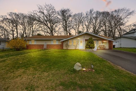 Photo of 172 Lisa Dr, Brockton, MA 02302 (MLS # 73510069)