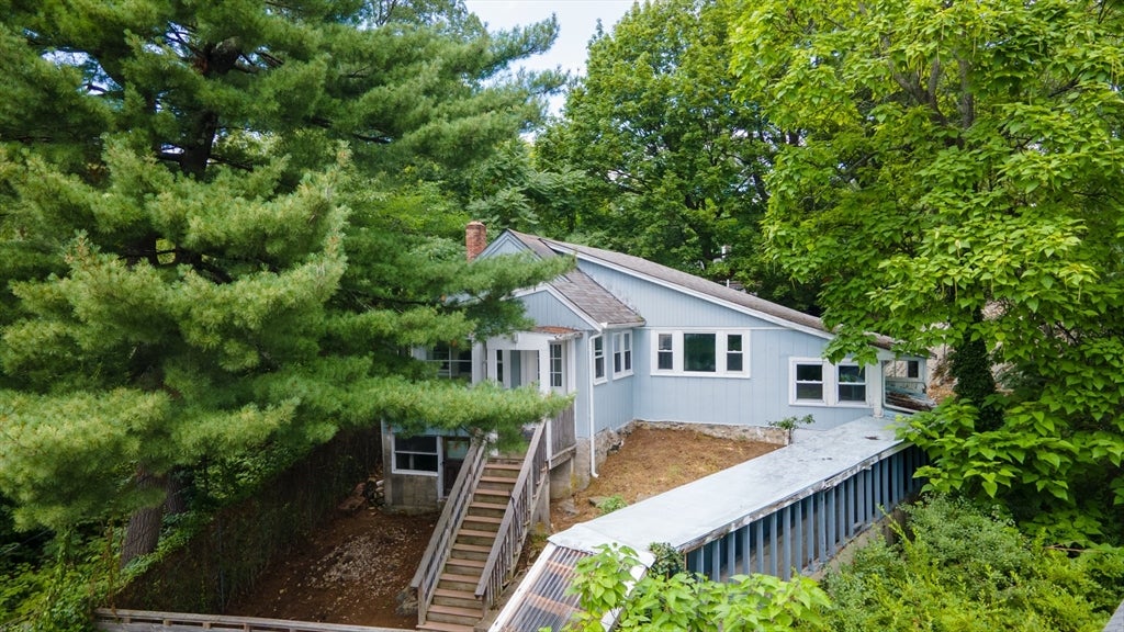 46 Circle Rd