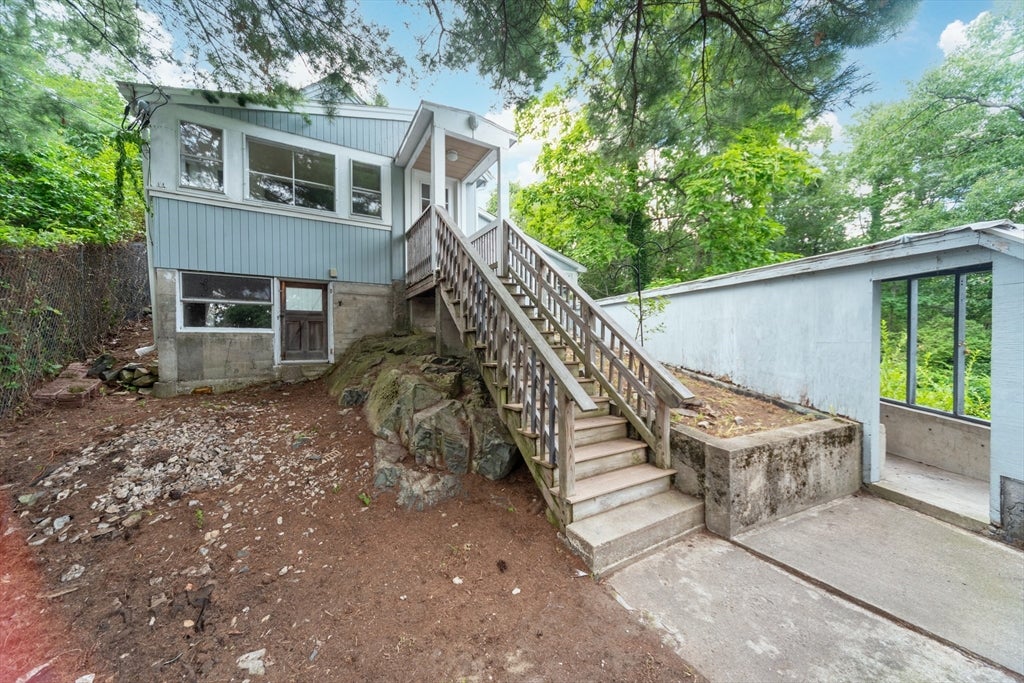 46 Circle Rd