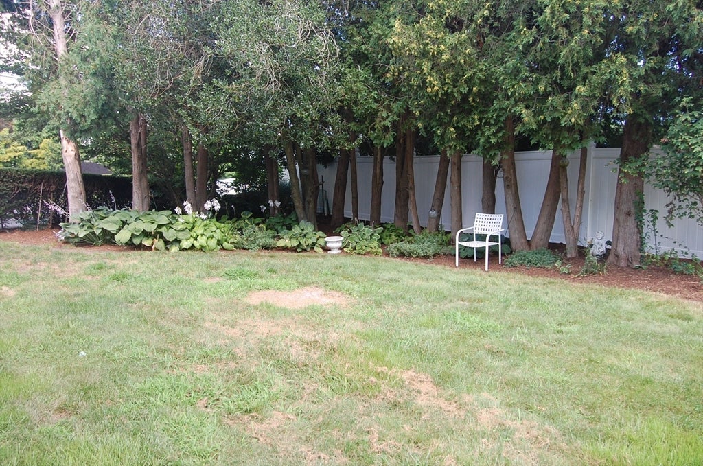 156 Russells Mills Rd, Dartmouth, MA, 156 Russells Mills Rd, Dartmouth, MA Photo #14