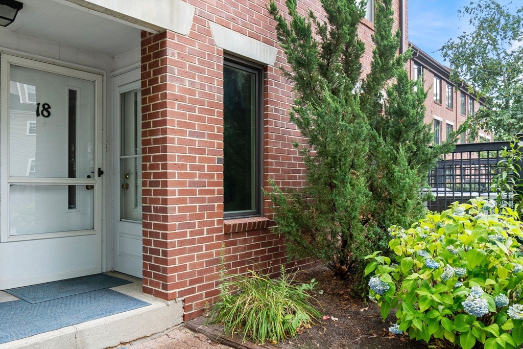 126 Merrimac St 18