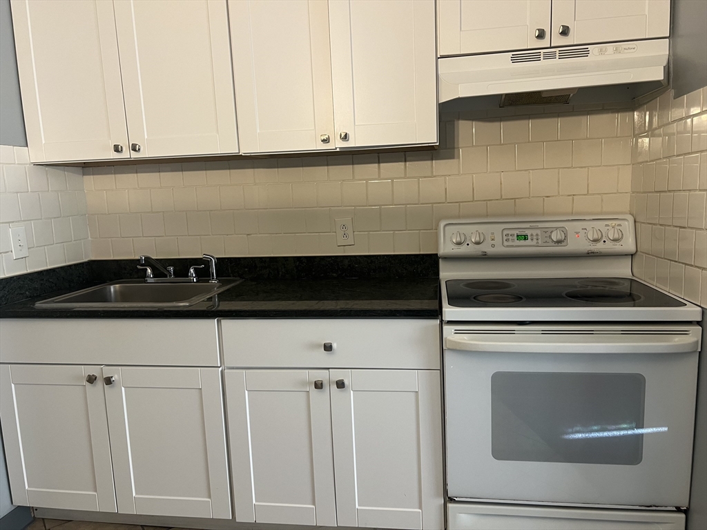 126 Beaver St B-121