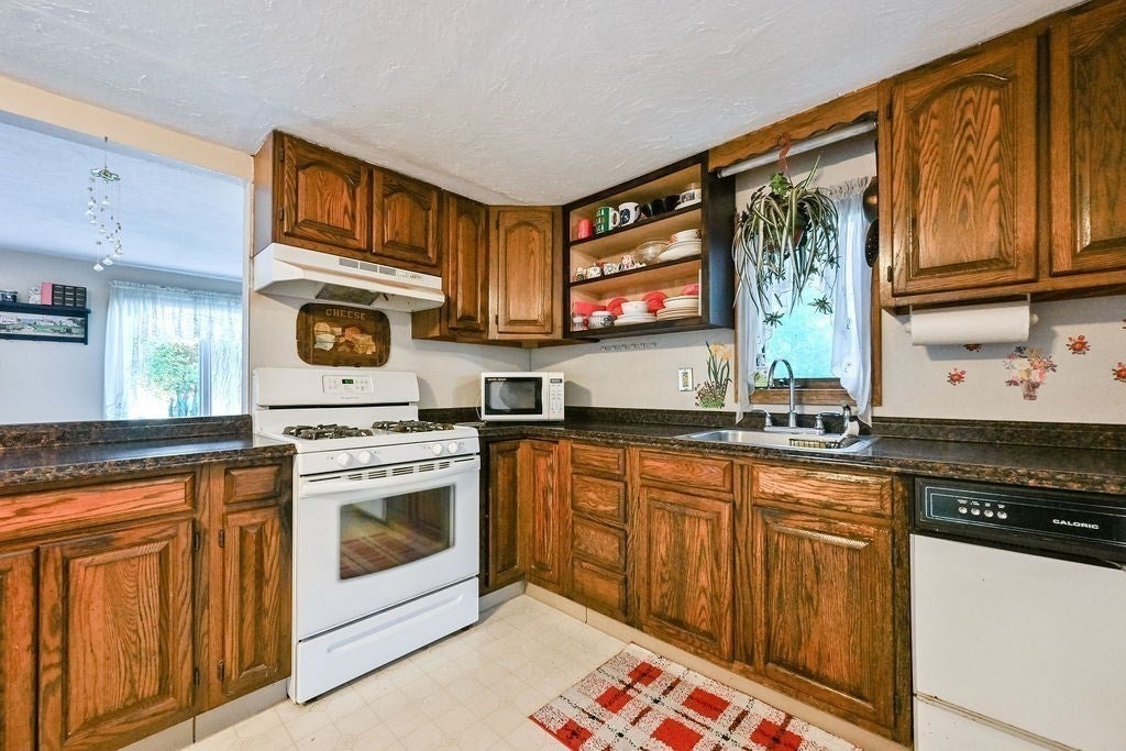 198 Wampatuck St, Pembroke, MA, 198 Wampatuck St, Pembroke, MA Photo #13