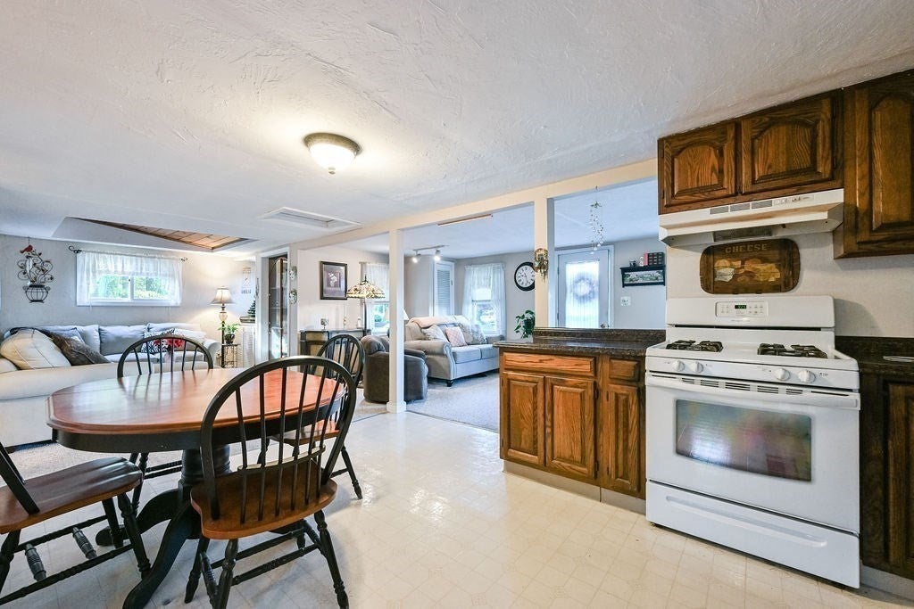 198 Wampatuck St, Pembroke, MA, 198 Wampatuck St, Pembroke, MA Photo #15