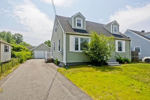 23 Mary St Springfield MA 01118