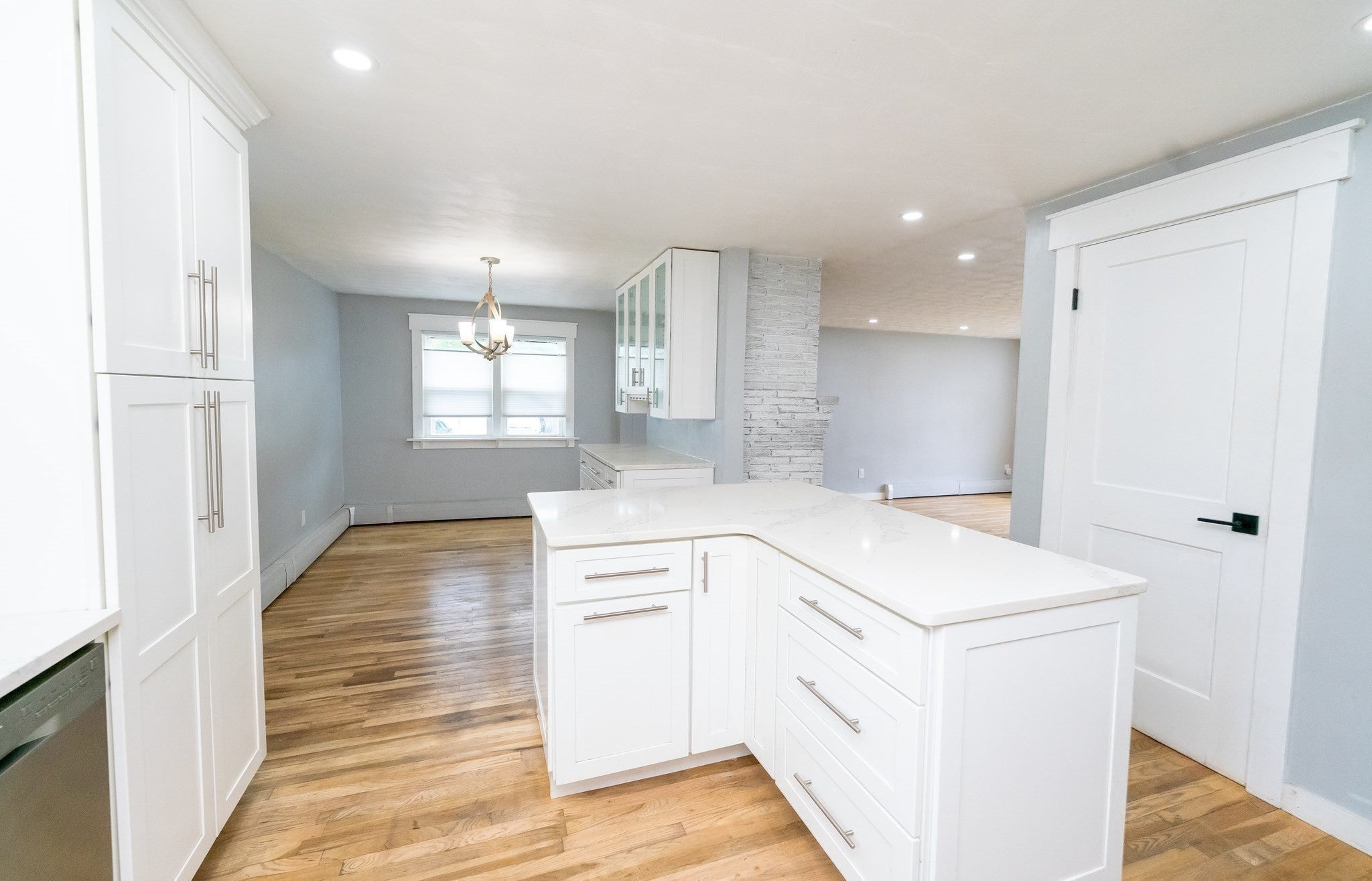 19 3rd St