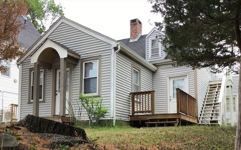 Photo of 52 Sea St, Weymouth, MA 02191 (MLS # 73542373)