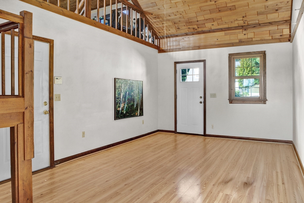 11 Rosewood Dr