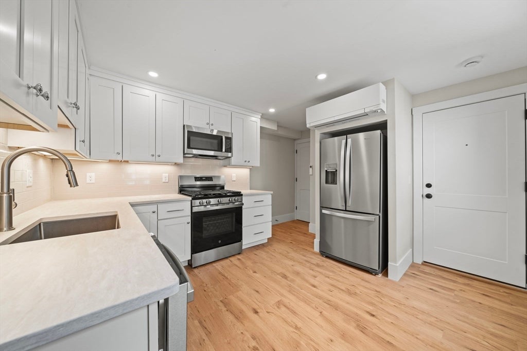 611 E Seventh ST #1, Boston, MA, 611 E Seventh ST #1, Boston, MA Photo #4