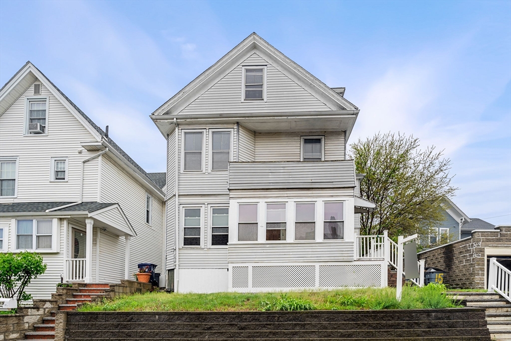 15 Saunders St