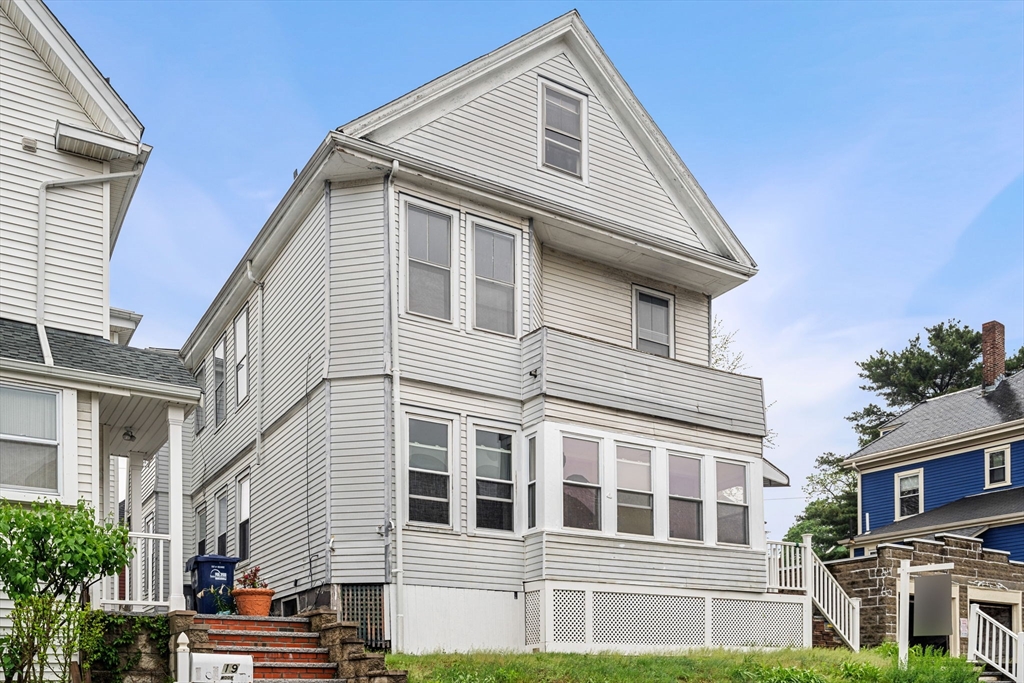 15 Saunders St