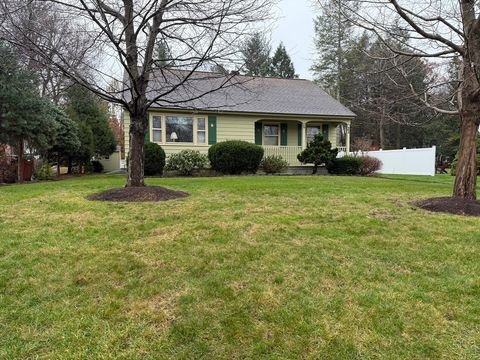 21 Wyoming Dr Holden MA 01520