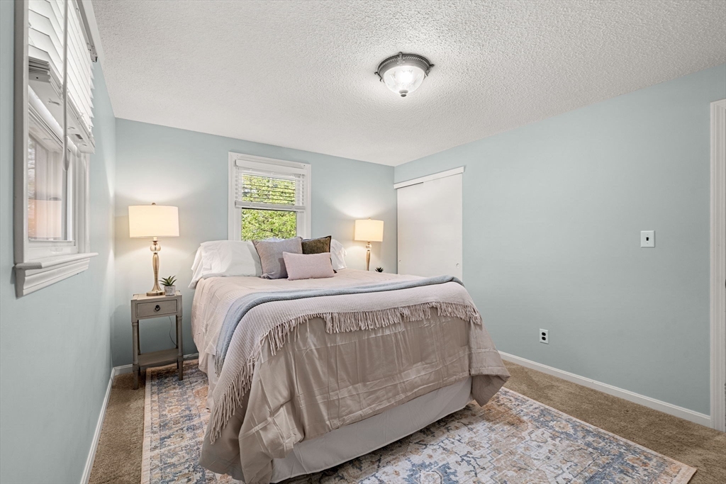 35 Freeport Dr, Burlington, MA Photo #18
