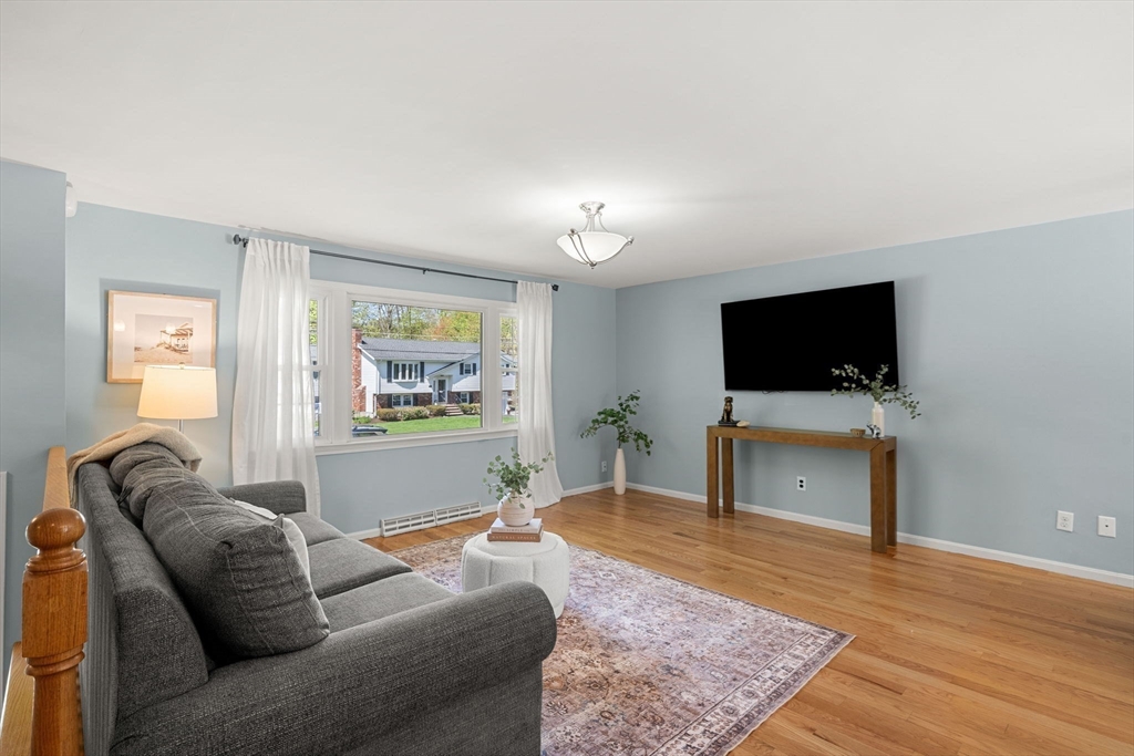 35 Freeport Dr, Burlington, MA Photo #13