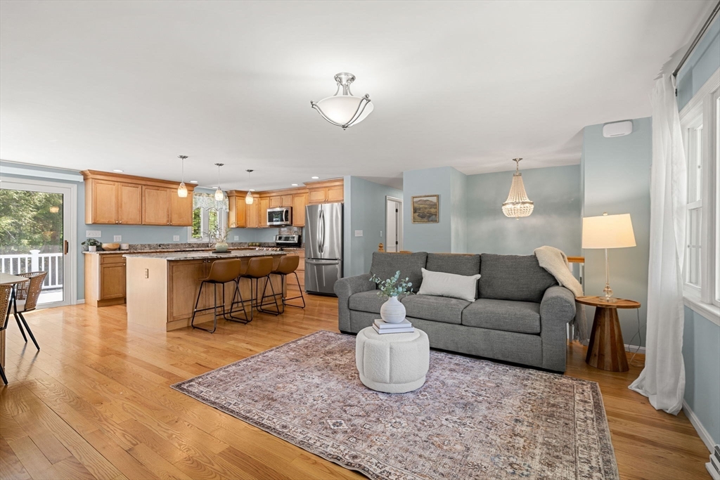 35 Freeport Dr, Burlington, MA Photo #10