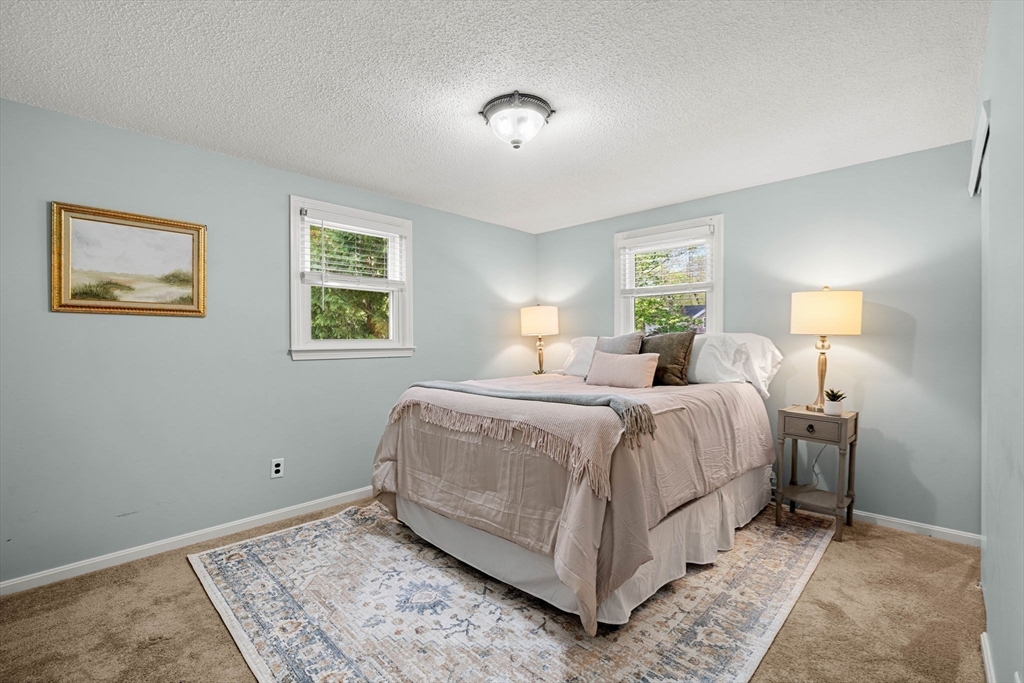 35 Freeport Dr, Burlington, MA Photo #17