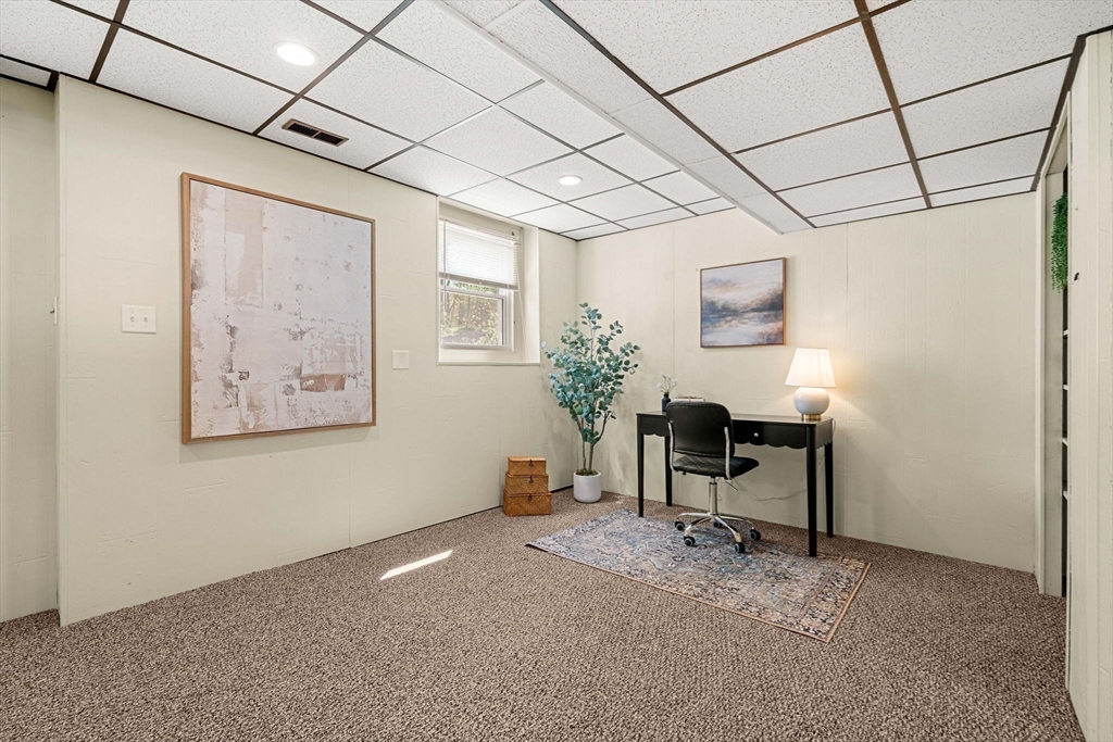 35 Freeport Dr, Burlington, MA Photo #29
