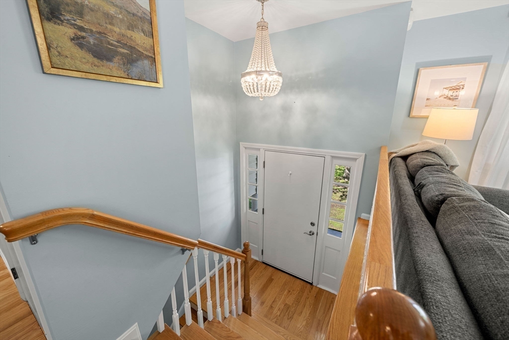 35 Freeport Dr, Burlington, MA Photo #23