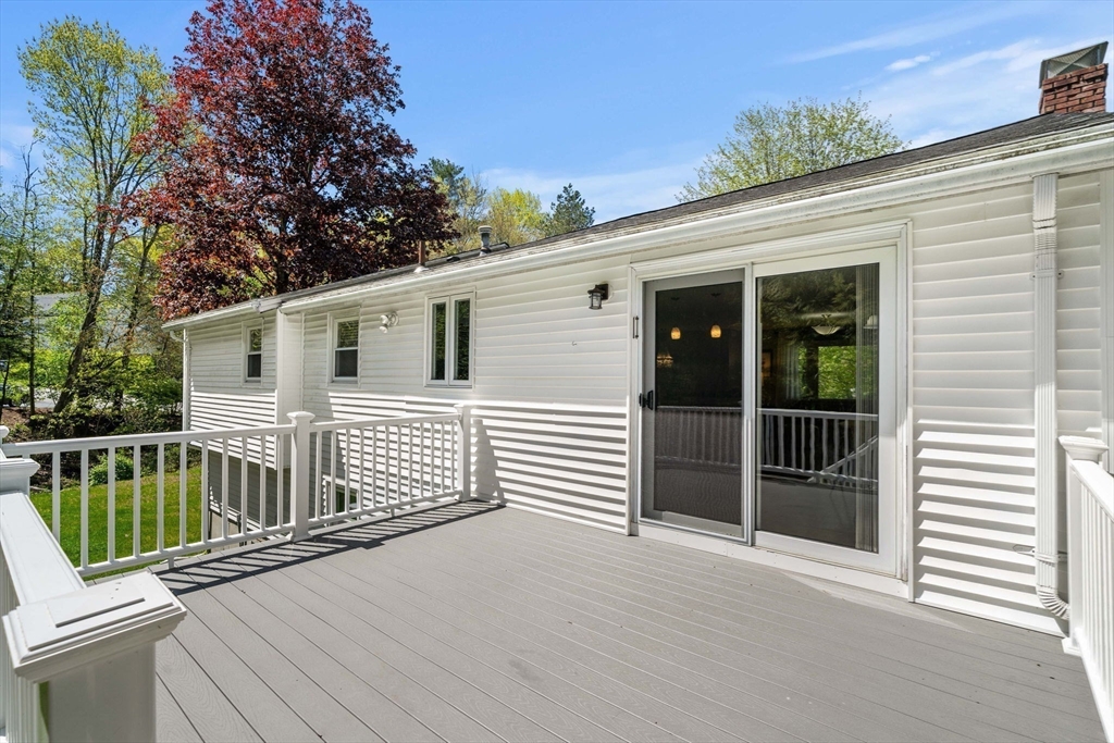 35 Freeport Dr, Burlington, MA Photo #32
