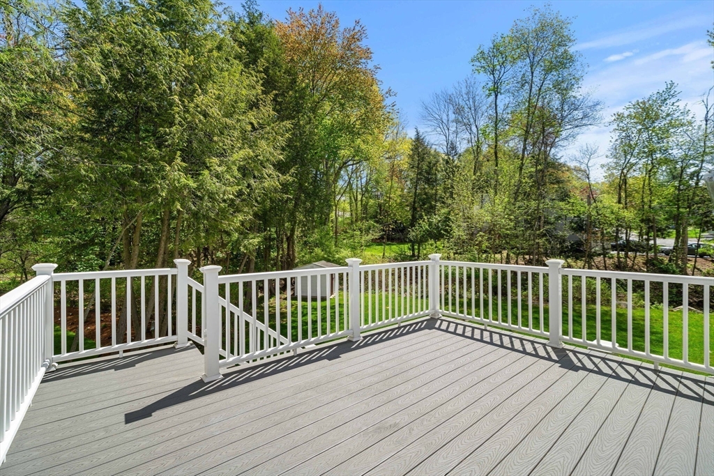 35 Freeport Dr, Burlington, MA Photo #33