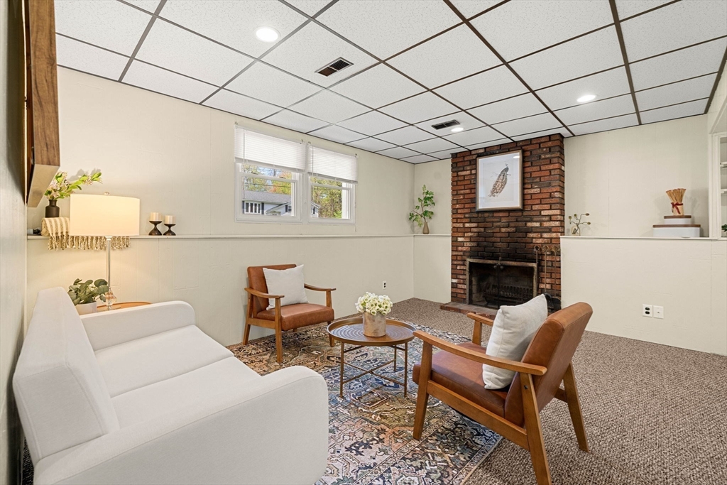 35 Freeport Dr, Burlington, MA Photo #26