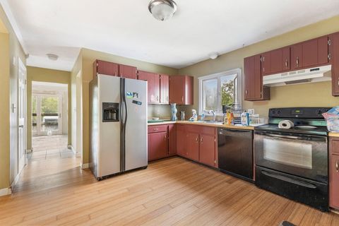 520 King St Raynham MA 02767