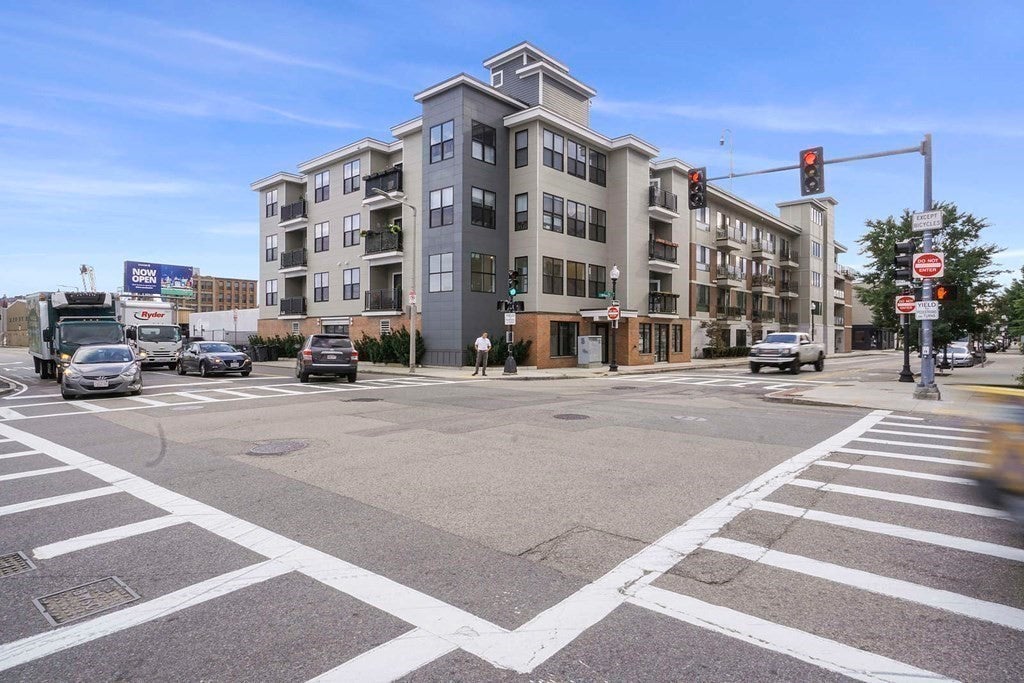 345 D St #13, Boston, MA Photo #2