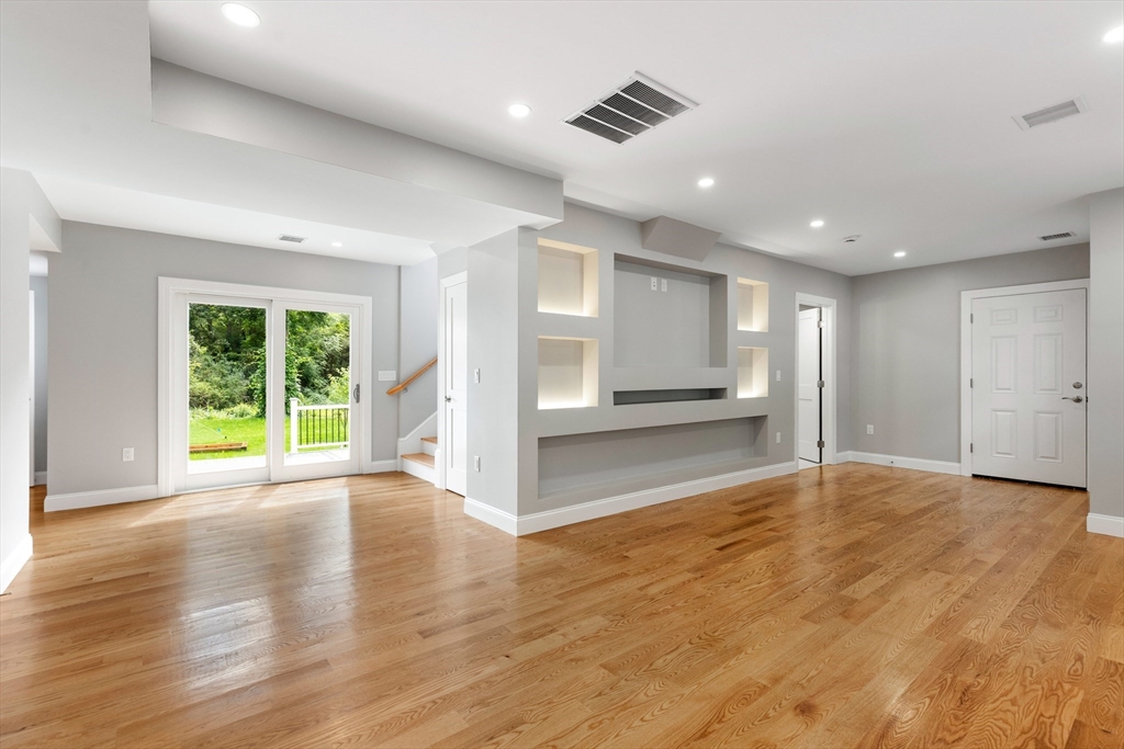 16 Old Cambridge Turnpike