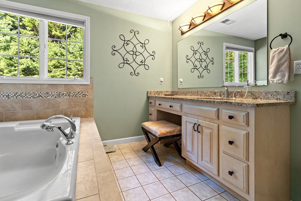 9 Douglas Dr, Mansfield, MA Photo #24
