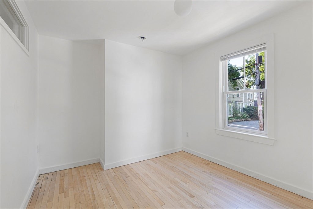 577 Franklin St #1L, Cambridge, MA Photo #11