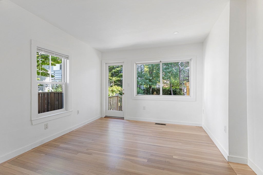 577 Franklin St #1L, Cambridge, MA Photo #7