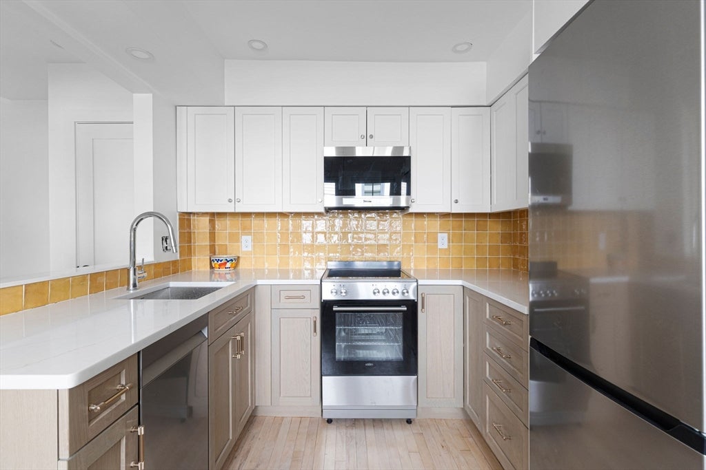 577 Franklin St #1L, Cambridge, MA Photo #2