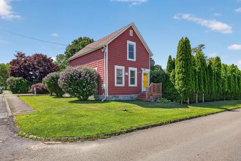 Photo of 117 Bridge St, Fairhaven, MA 02719 (MLS # 73555515)