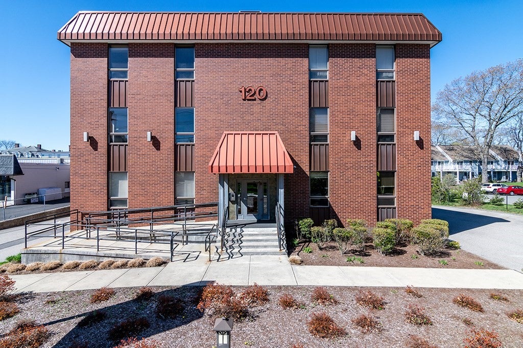 120 N Main St 203