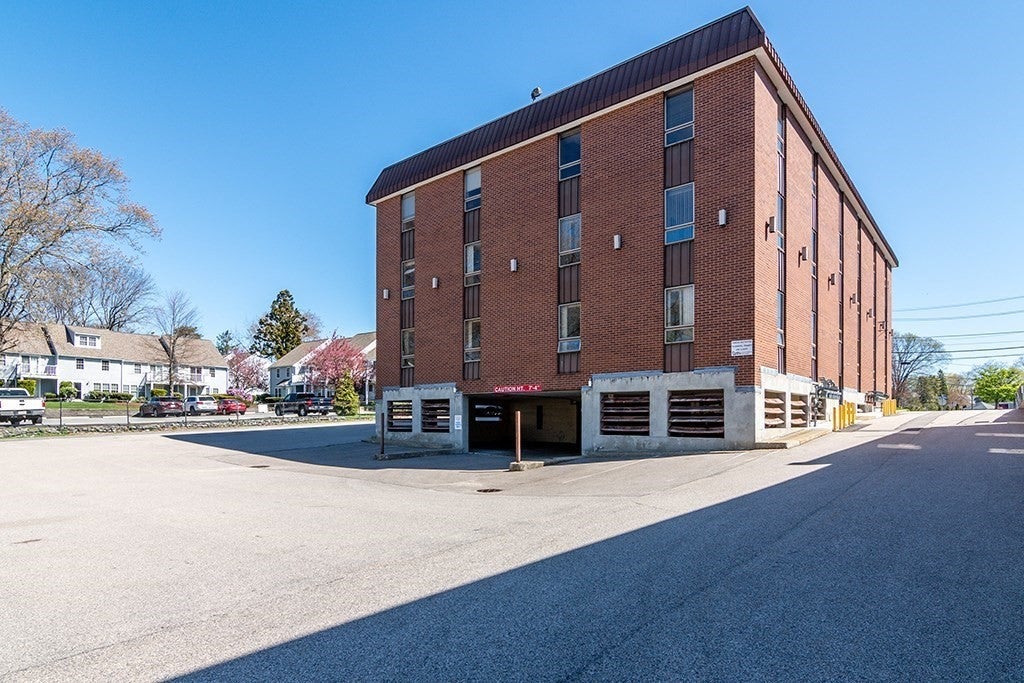 120 N Main St 203