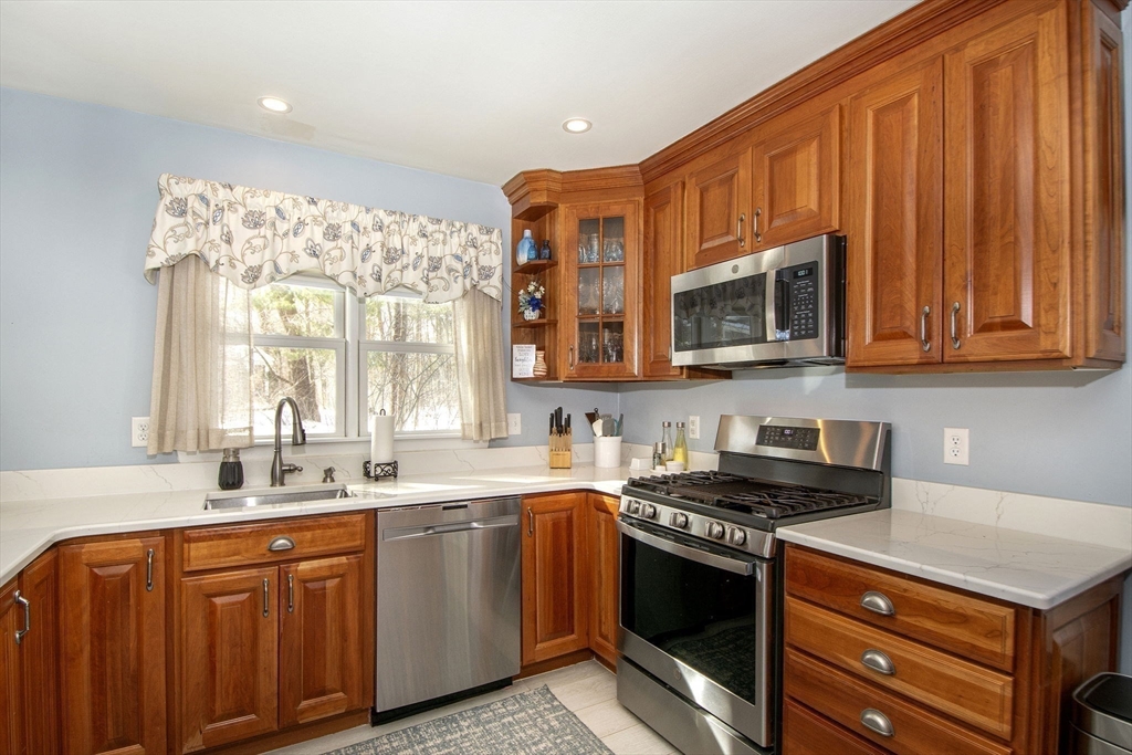 16 Holly Ct 16