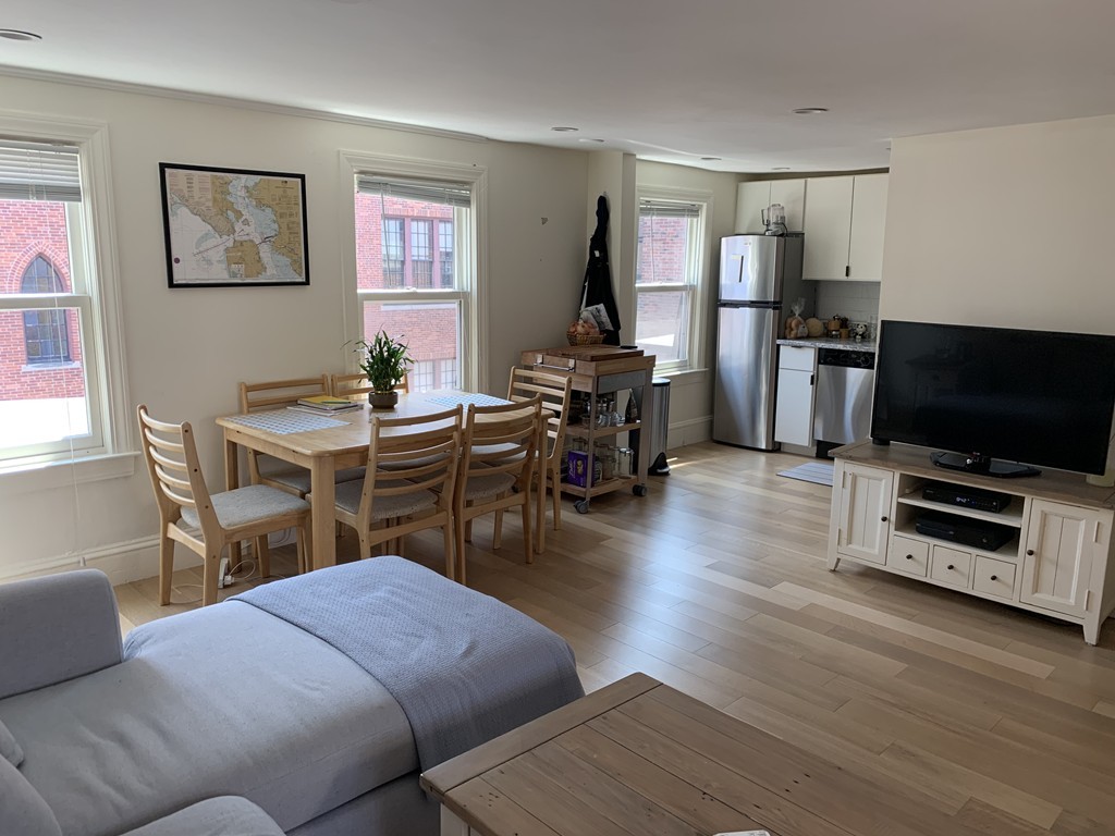 154 Newbury St 5B