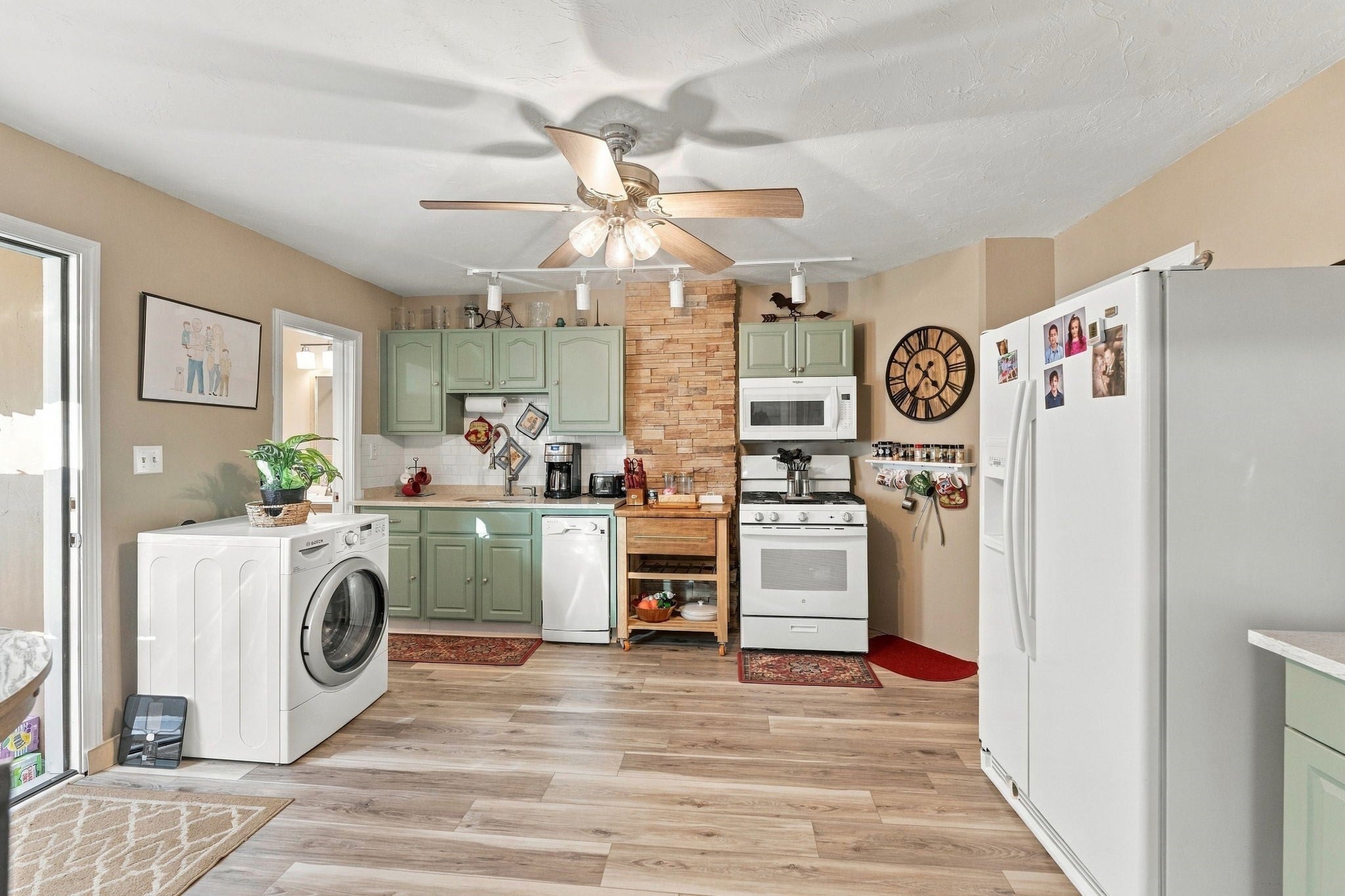 31 Thurston Avenue #31, Northbridge, MA Photo #12