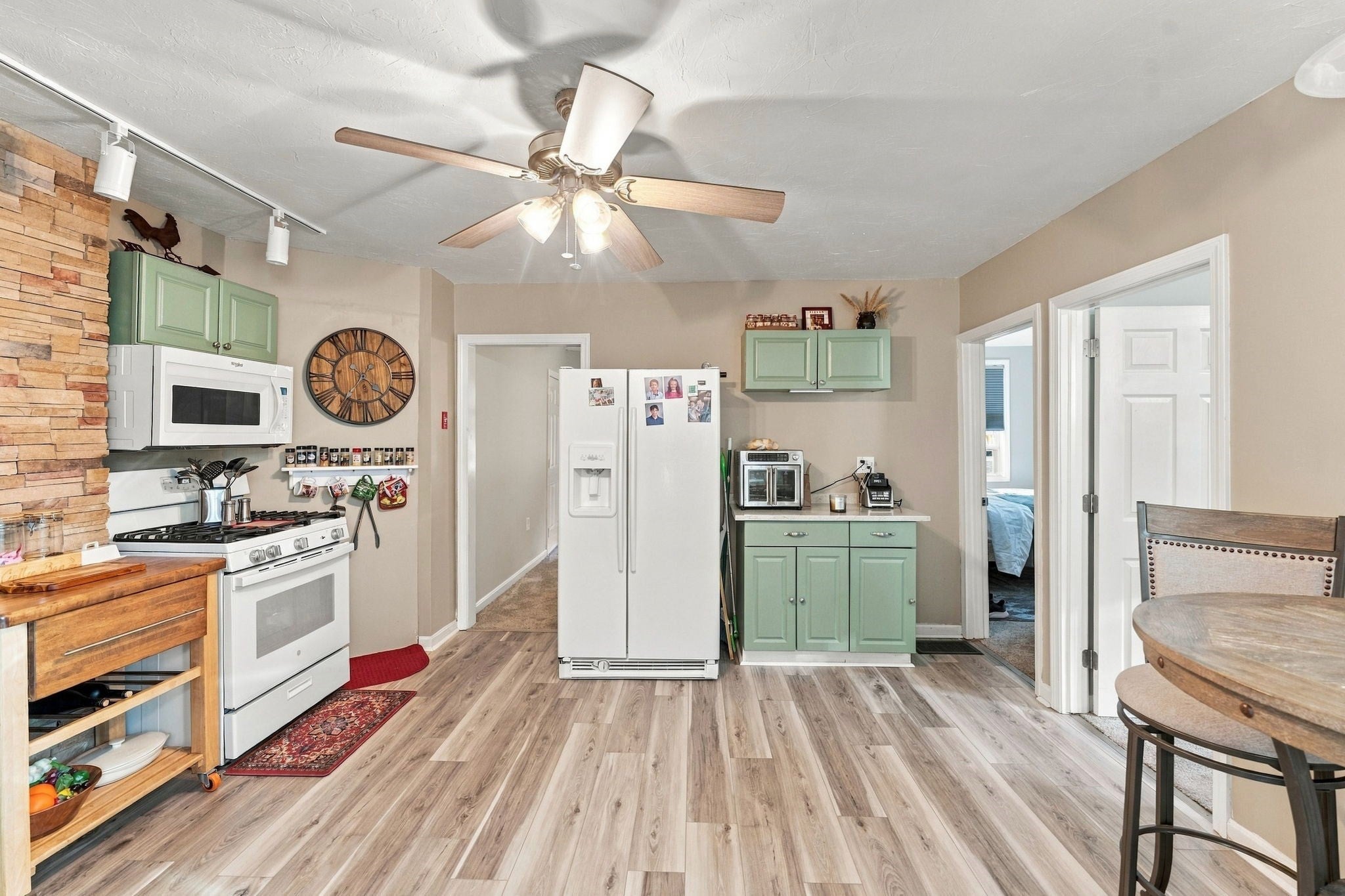 31 Thurston Avenue #31, Northbridge, MA Photo #14