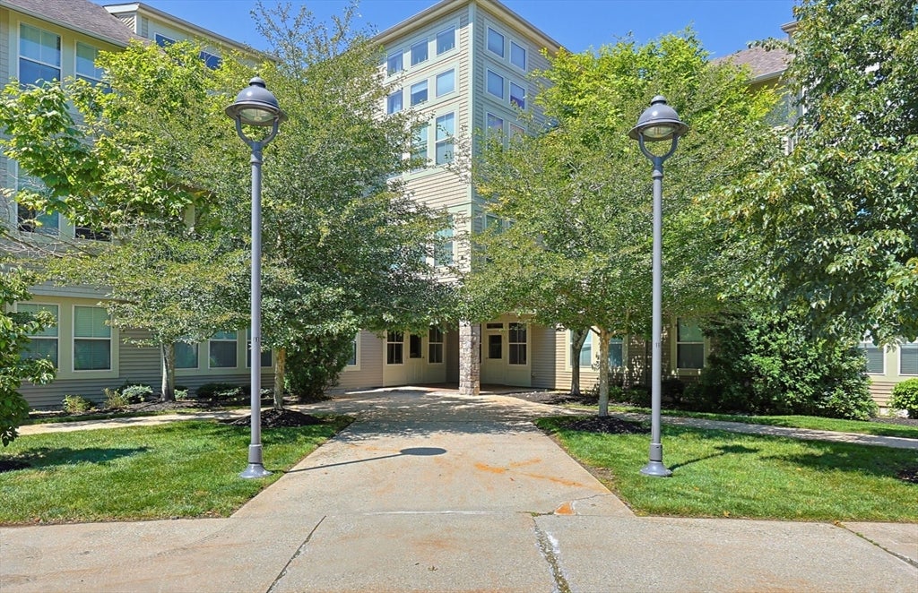 4 Harvest Drive #204, North Andover, MA, 4 Harvest Drive #204, North Andover, MA Photo #2