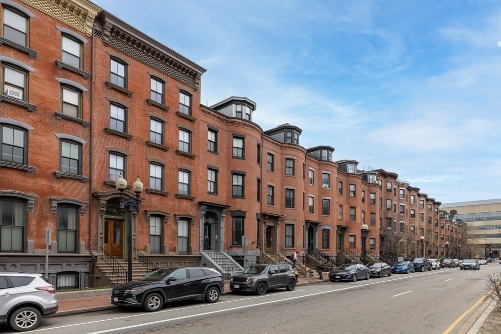 664 Massachusetts Ave 6