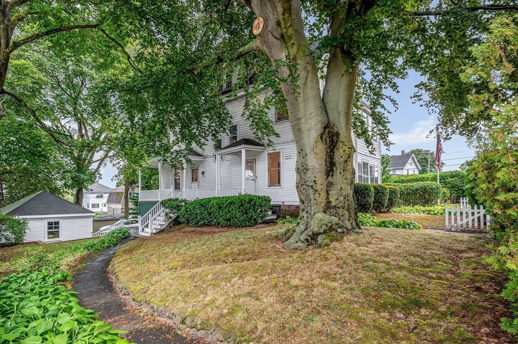 82 Lincoln Ave