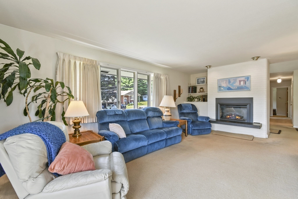 59 Joan Dr