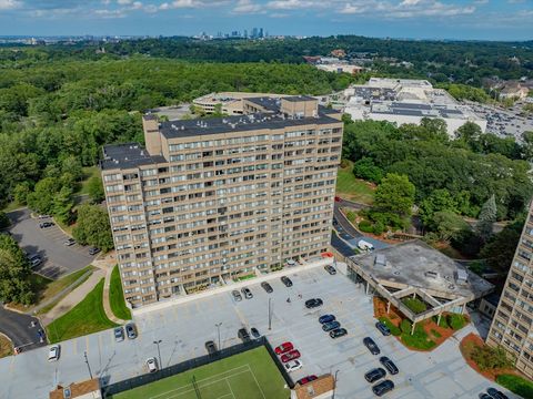 250 Hammond Pond Pkwy 306N Newton MA 02467