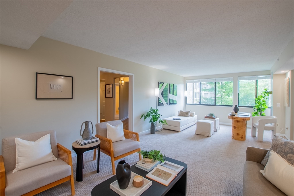 250 Hammond Pond Pkwy 306N