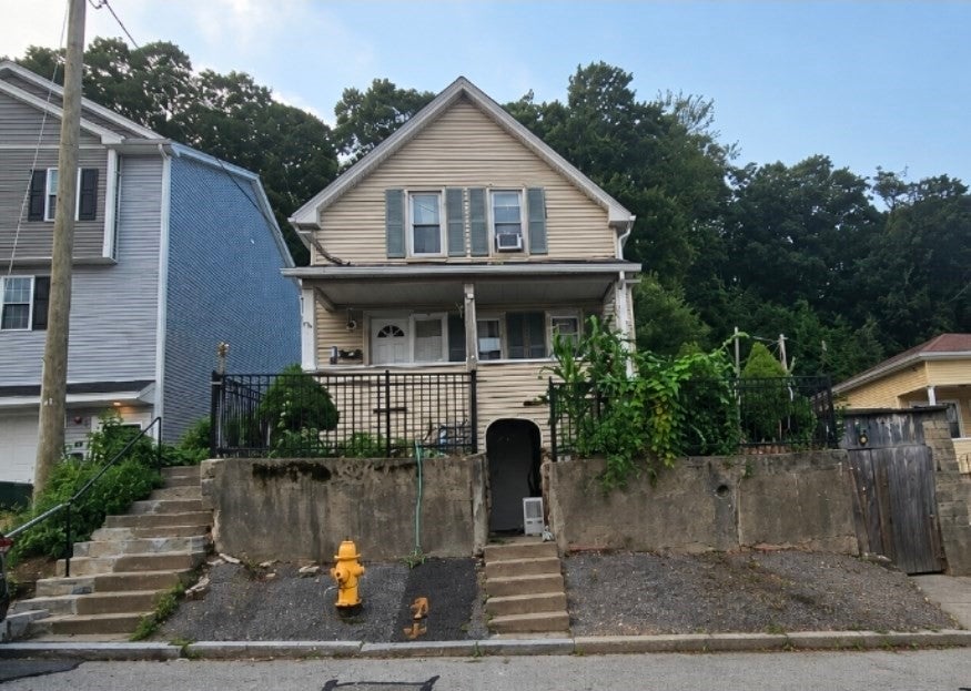 Photo of 51 Chilmark St, Worcester, MA