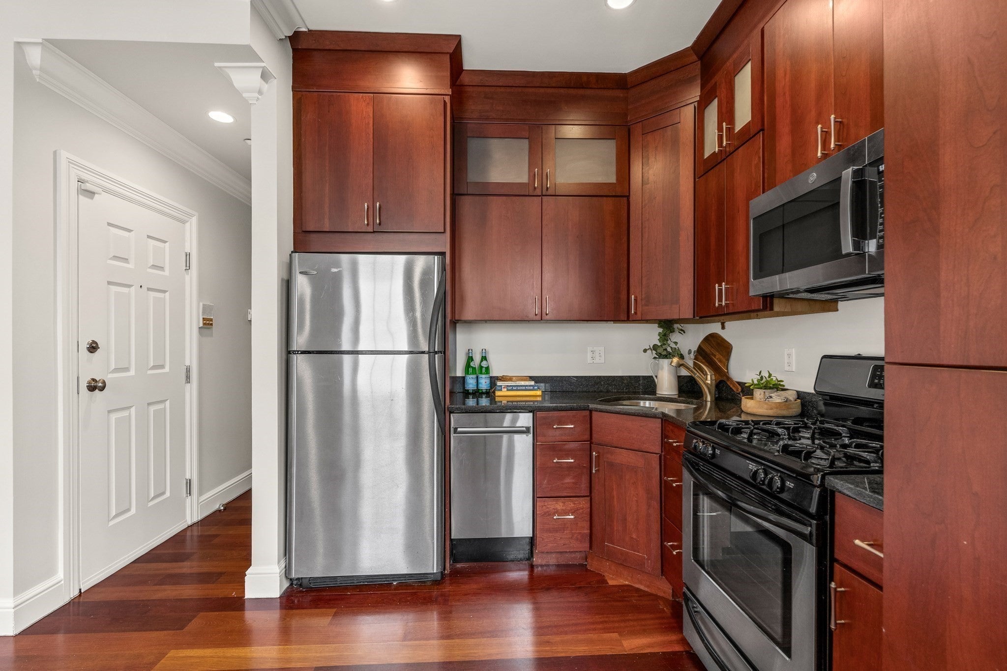 135-137 Salem St 7